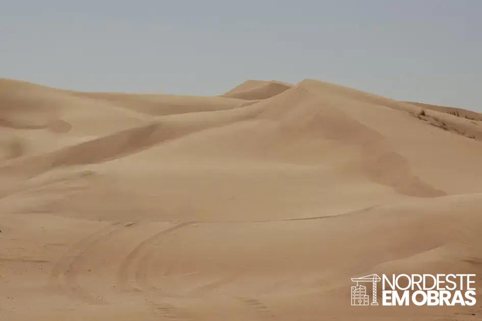 Tijolos ecológicos de areia do deserto substituem cimento com baixo carbono