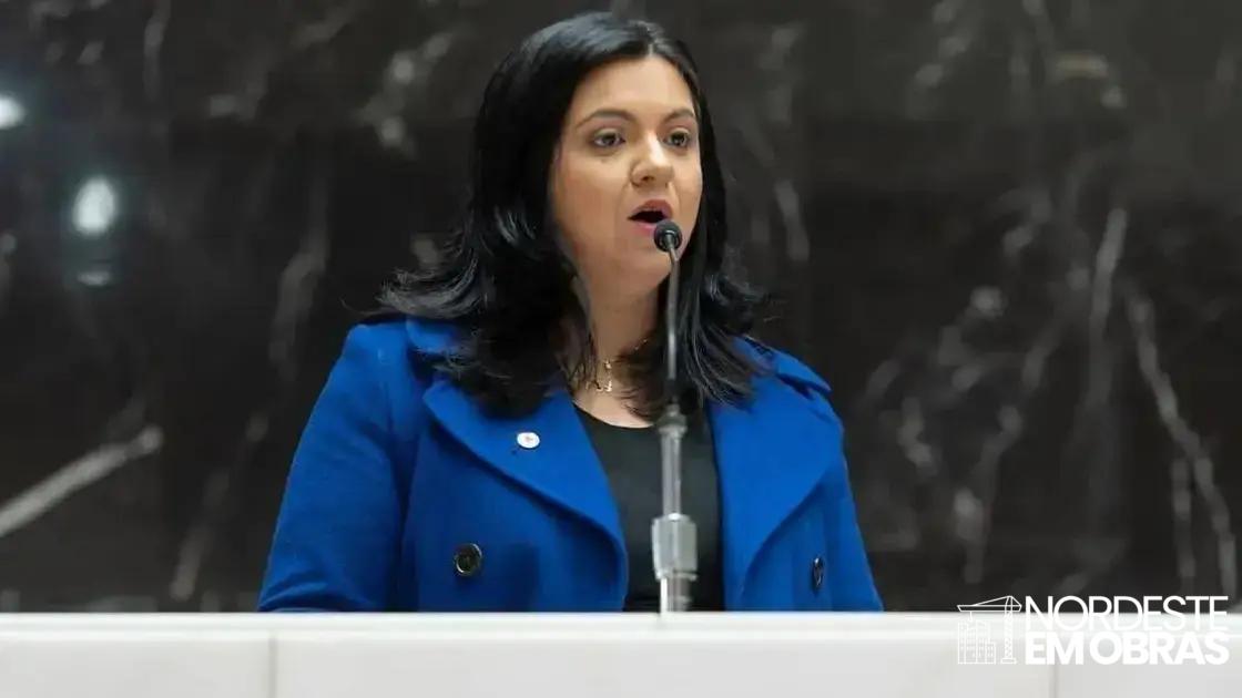 Alê Portela é exonerada da Sedese-MG para concorrer à reeleição