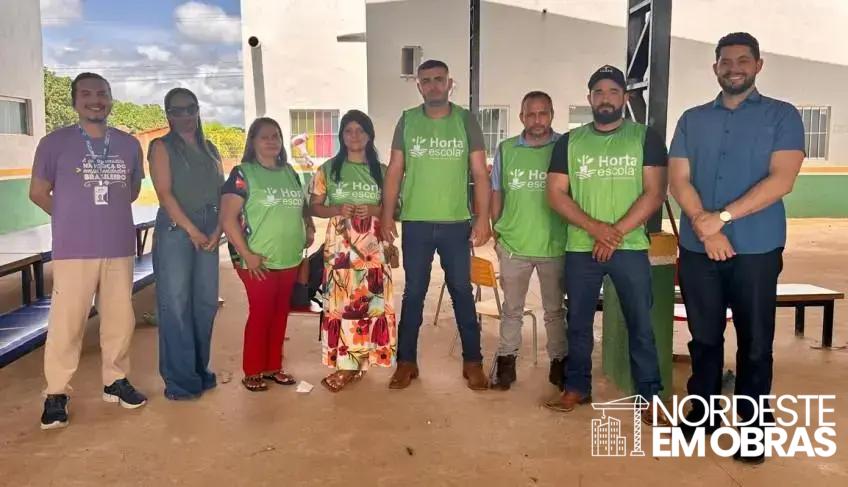 Horta escolar transforma merenda e ensino em São João do Paraíso