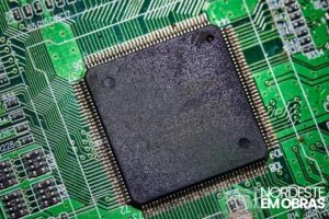 Reshoring de semicondutores para Reino Unido e EUA reduz emissões